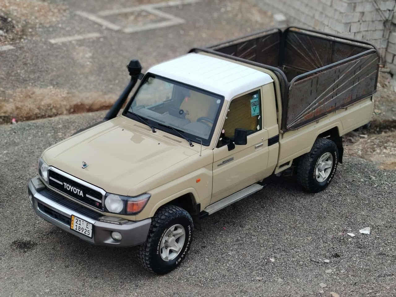 ئۆتۆمبێل: تویتا لاندکرۆزەر 

مۆدێلی ٢٠١٥
بیلاد قفڵی عەكسل 

ســــعر $ یەک کۆمێنـت بکە راســـتەوخۆ بــۆ دێـــت🟢

شووتە مەكینەی نەكراوەتەوە 
پارچەیەك و دووپەڵە بۆیاخی هەیە 
سەنەوی تازەیە

ژمارەی خاوەن سەیارە👈: ***********
