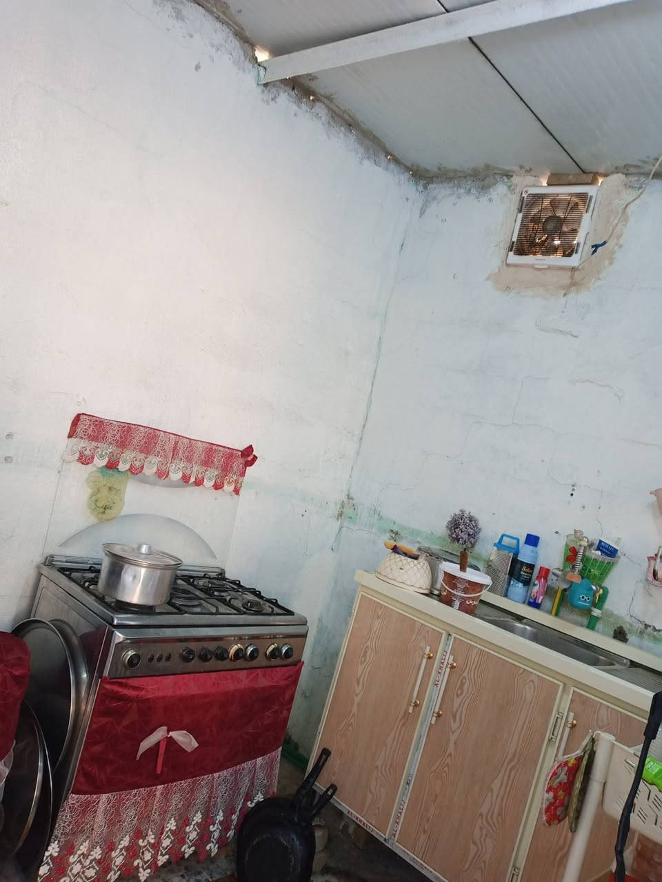 بيت للبيع 60متر وقع حال السعر 18 بي مجال قليل العنوان حي النصر الثانيه وشراي يخابر  على الرقم ‏‪***********‬‏
