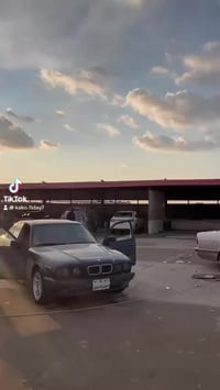 بي ام دبليو • ١٩٩٠ • مصدوم قدّام