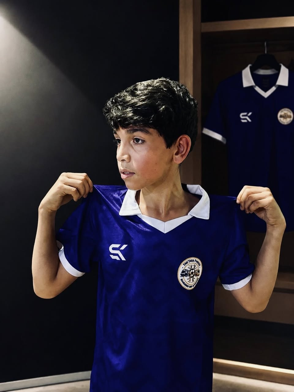 🔥⚽️
ليس مجرد قميص… بل هويّة تُرتدى.

تُعلن أكاديمية تيكي تاكا عن إطلاق الطقم الأساسي الجديد للموسم القادم 💜
بتصميم ملكي يعبّر عن القوة، الشغف، والانتماء.

من الملاعب… إلى منصّات الأبطال.
هذا القميص صُمم لمن يلعب بعقل، يقاتل بقلب، ويحمل شعار تيكي تاكا بفخر.

👑 الطقم الأساسي الرسمي
🎯 خامة احترافية عالية الجودة
💜 تصميم عصري بلون الملوك
⚡️ جاهز لكتابة فصل جديد من الإنجازات

تيكي تاكا… كرة قدم تُلعب بفكر الأبطال.

━━━━━━━━━━━━━━━

🔥⚽️
More than just a jersey…
It’s an identity.

Tiki Taka Academy proudly unveils the new Home Kit for the upcoming season 💜

A royal design that represents passion, strength, and pride.

From the streets to the spotlight…
This jersey is made for players who think smart, fight hard, and wear the badge with honor.

👑 Official Home Kit
🎯 Professional high-quality fabric
💜 Modern royal-purple design
⚡️ Ready for a new chapter of glory

Tiki Taka… Football played with the mindset of champions.


**إذا كنت صاحب هذا الإعلان وتريد حذفه لأي سبب، رجاءا أرسل رسالة إلى الدعم الفني**