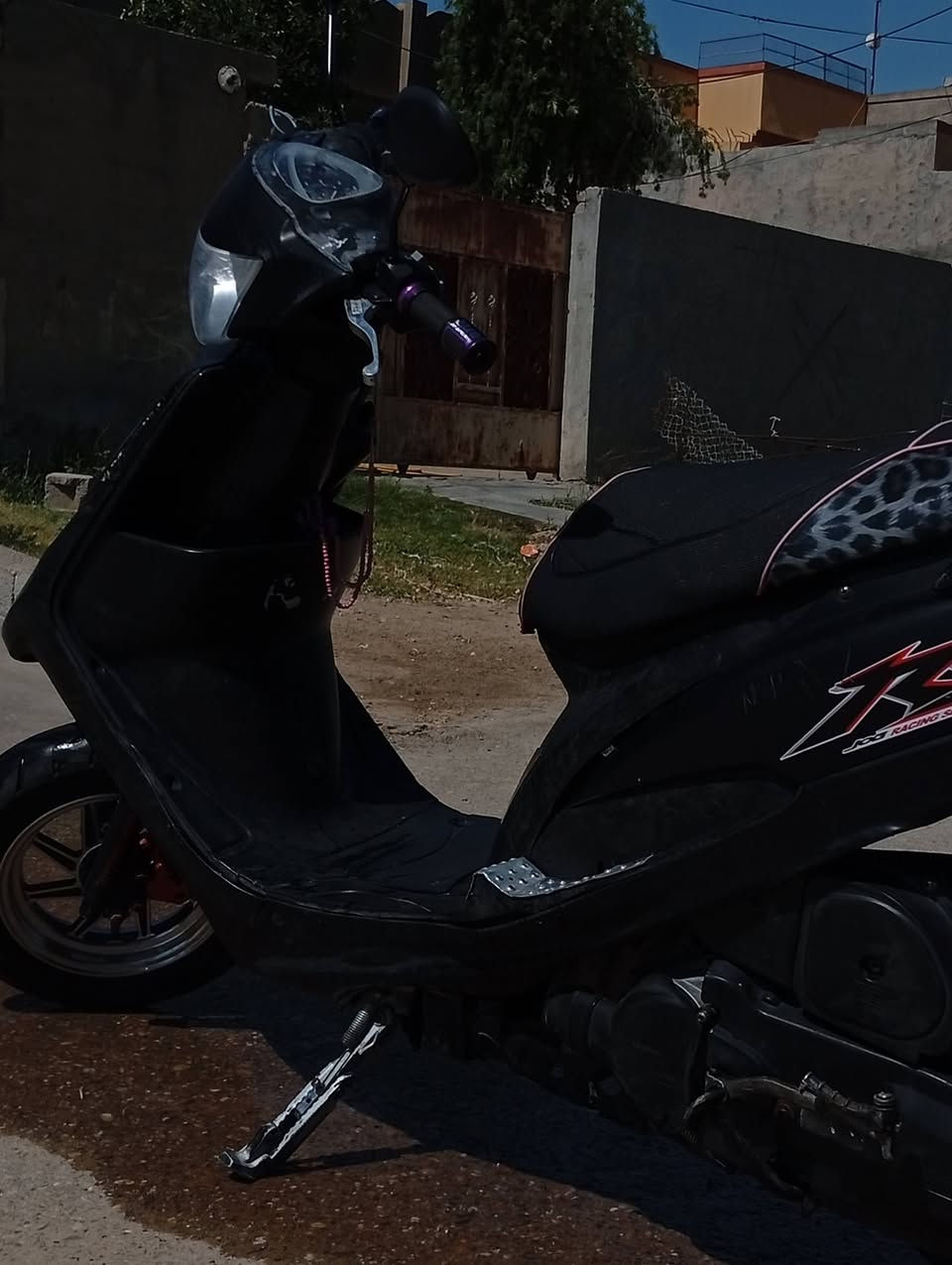 دراجه ماكس عدله للبيع نضيفه بوشه 55 السعر ٤٥٠وبيه مجال حك الجيه العنوان ديالى شهريان للتواصل ***********
