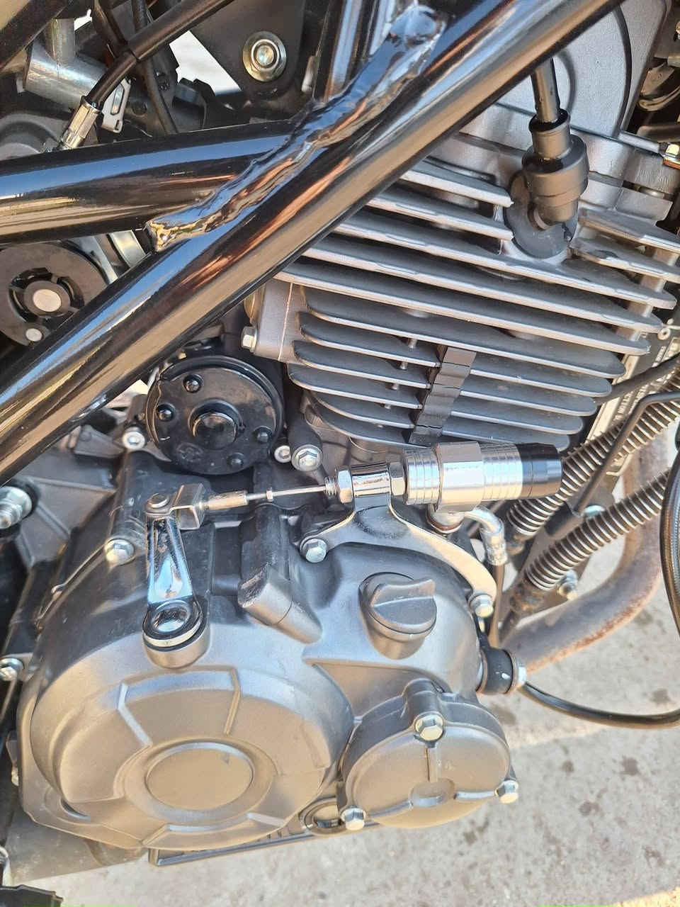 السلام عليكم دراجة بنلي ١٣٥ مرقمة بغداد دراجة جديدة دراجة ما مفتوح بيها اي شي ولا بيها نقص  
تحويل ثاني يوم 
مكاني الكاظمية 
رقمي ***********
