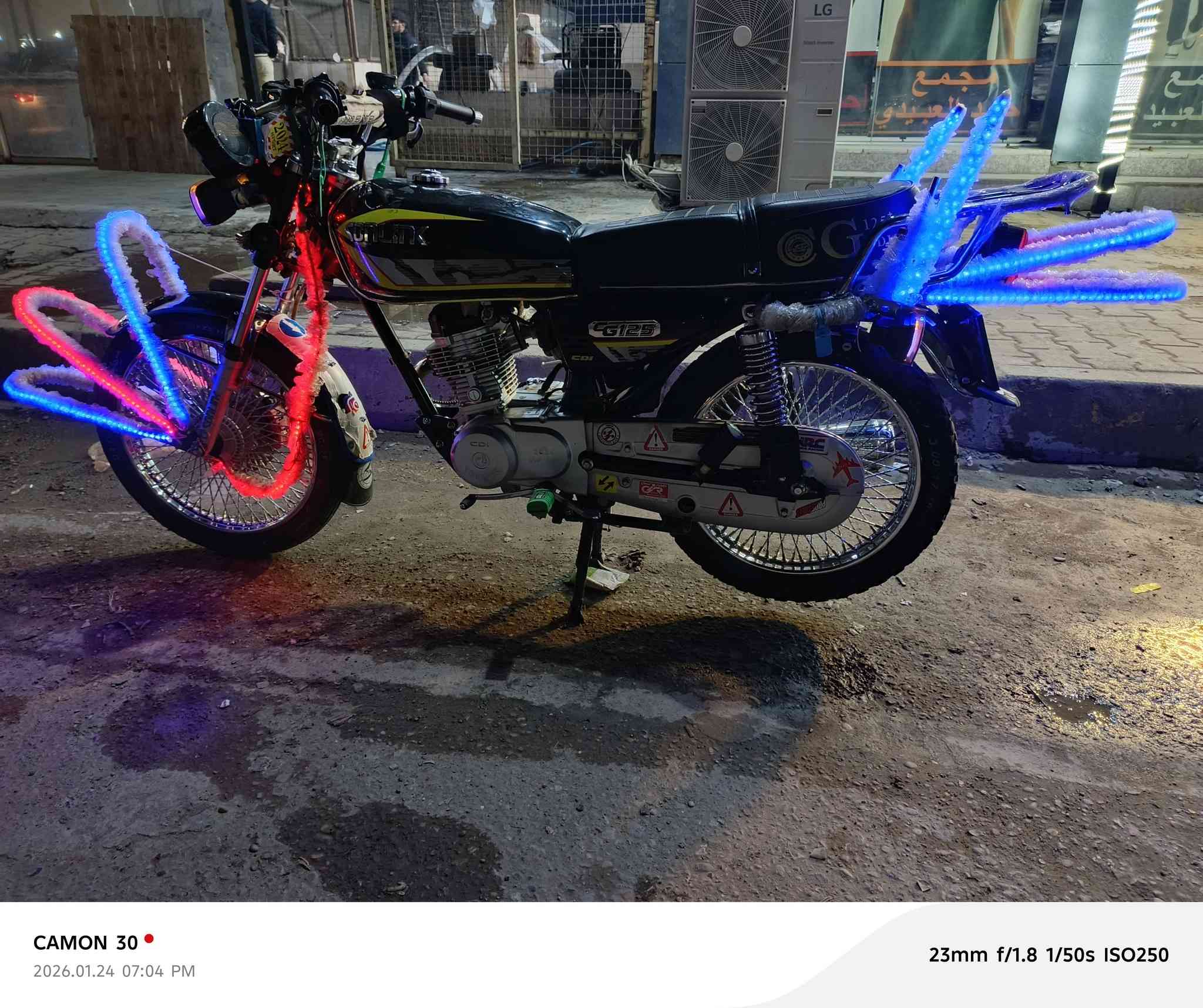 سلام وعليكم سولنك موديل 2024 ربعه كير فول مجنبز كامل شرط مامفتوح نضافه فول للبيع سعر خاص مكاني تكريت***********
