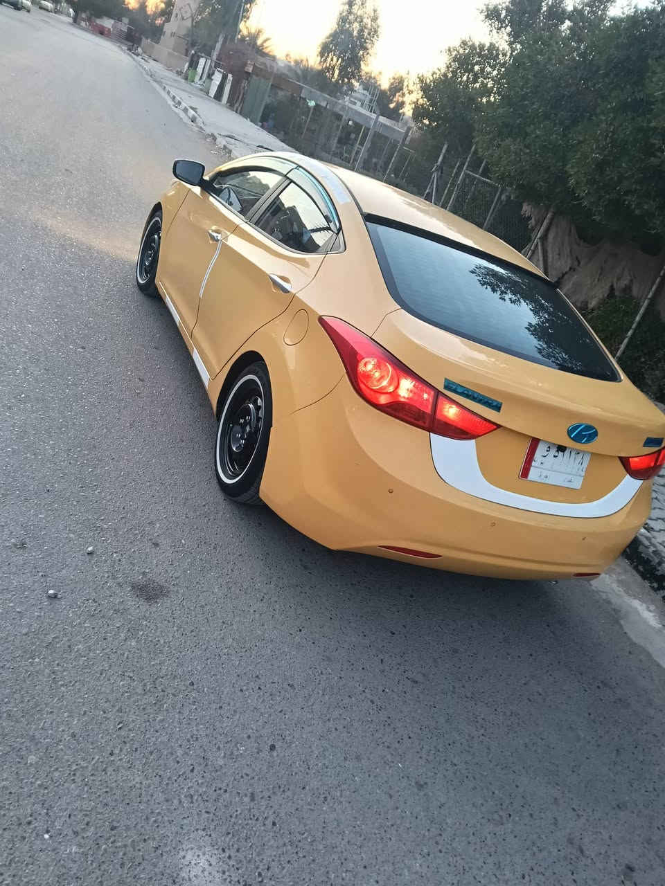 السلام عليكم النتره موديل 2012 خليجي  سياره بيها بارد بل باب الخلفي للسيارة رقم بغداد تحويل ثاني كير مكينه مكفولات وبلادي سياره تخم تاير جديد باتري جديد صدر امامي خلفي جديد منضومه تبريد كله جديده سياره شرط ألف متصرف عليه بوجهك للشغل مواصفات السيارة كشنات جلد دتفئه بل كشنات مريد شفط تحكم ستيرن حساسات خلفيه اشاير بل مري سياره احلى من الصور تجي وشوف بعينك السعر خاص وتدلل المكان بغداد حي القاهرة للاستفسار ***********
