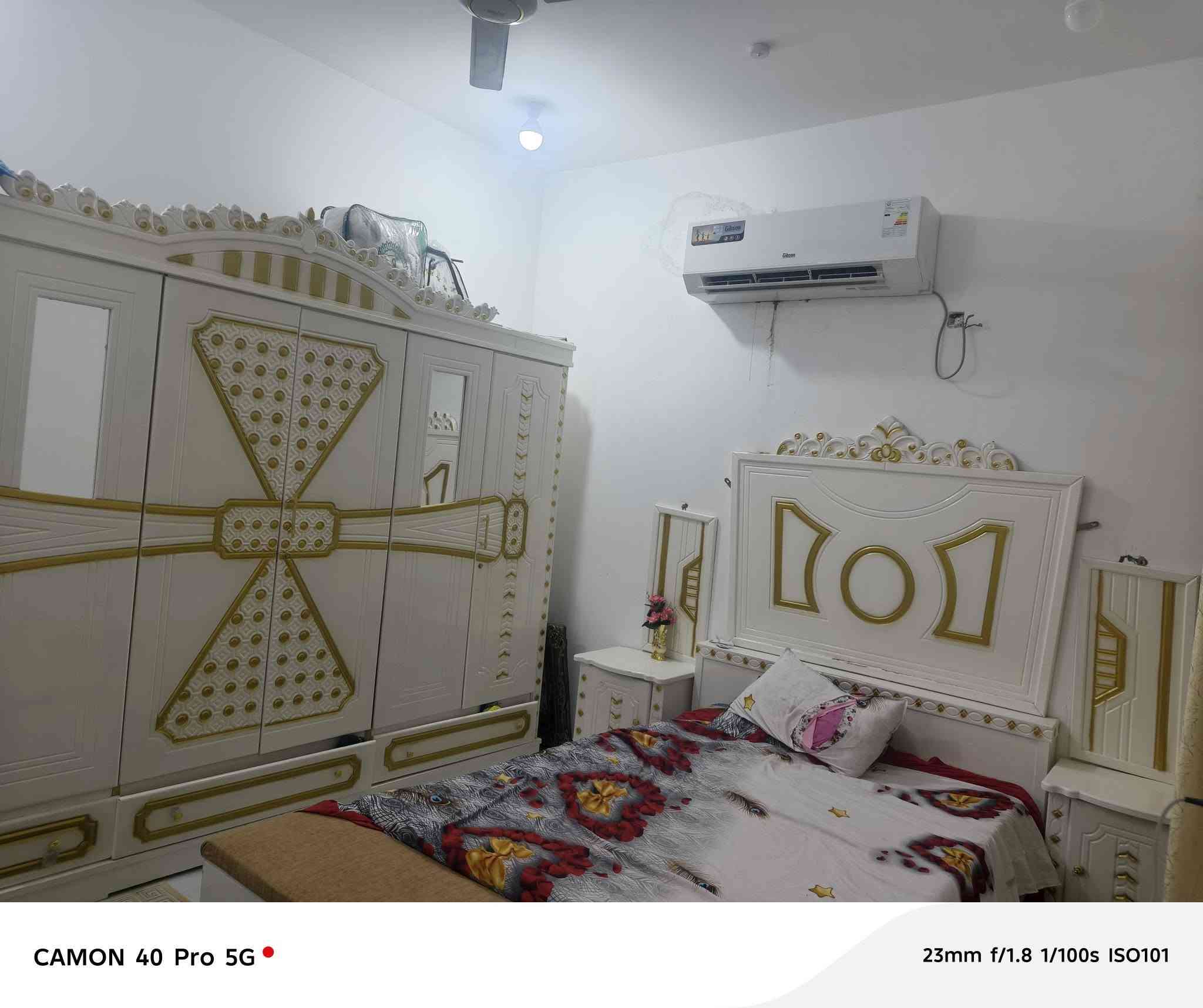 بيت زراعي لبيع بناء حديث مساحة ٢٠٠ متر ناحية فضليه شارع صباح بناء طابوك سقف كونكريت غرف ٢ صاله مطبخ ديوانيه صحيات حديقة هول سعر 95 وبي مجال قليل خدمات ماء كهرباء شارع مجاري تصال عله رقم *********** وتصال عله واتساب
