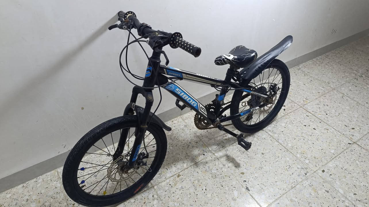 السلام عليكم ورحمة الله وبركاته
🚲 بايسكل حجم 20 كلش نظيف ((جديد)) بريك دسك دبل امامي مكائن تايرات نظيف جاهز للاستخدام
*********** واتساب
