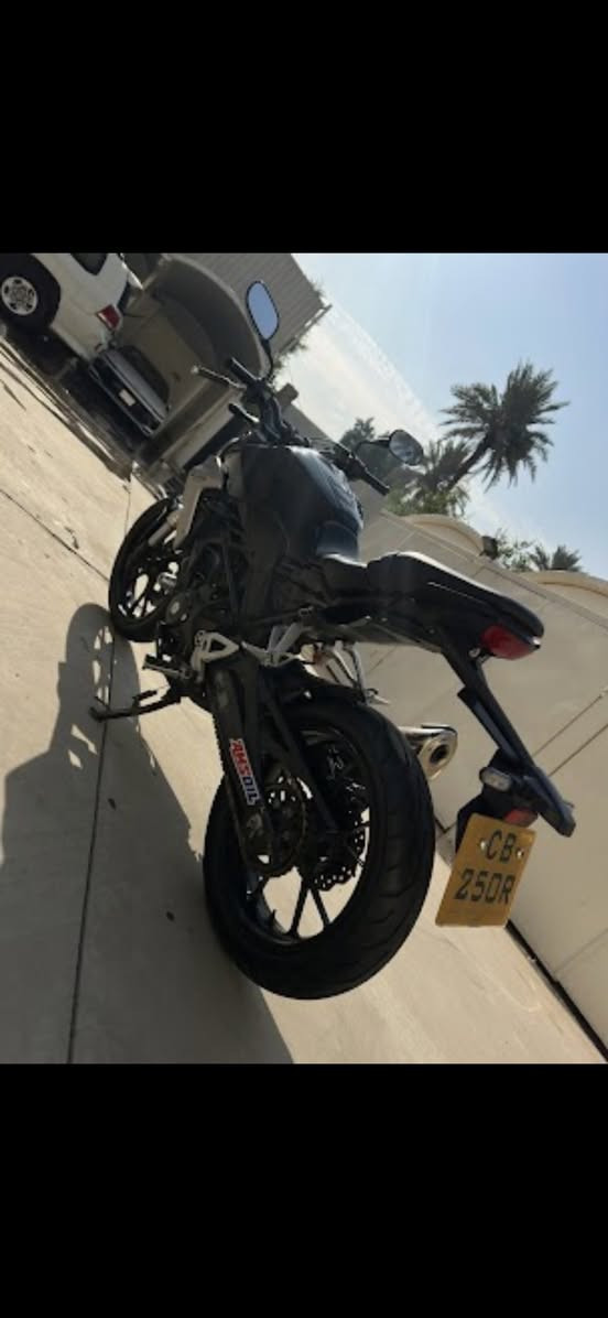 سلام عليكم عندي دراجه هوندا ياباني الدراجه جديد ماشيه 25الف موديل2019 الدراجه نضيفه بمعني الكلمه محرك 250 أسم الدراجه cbr250 الدراجه للستفسار ***********. بغداد الجادريه
