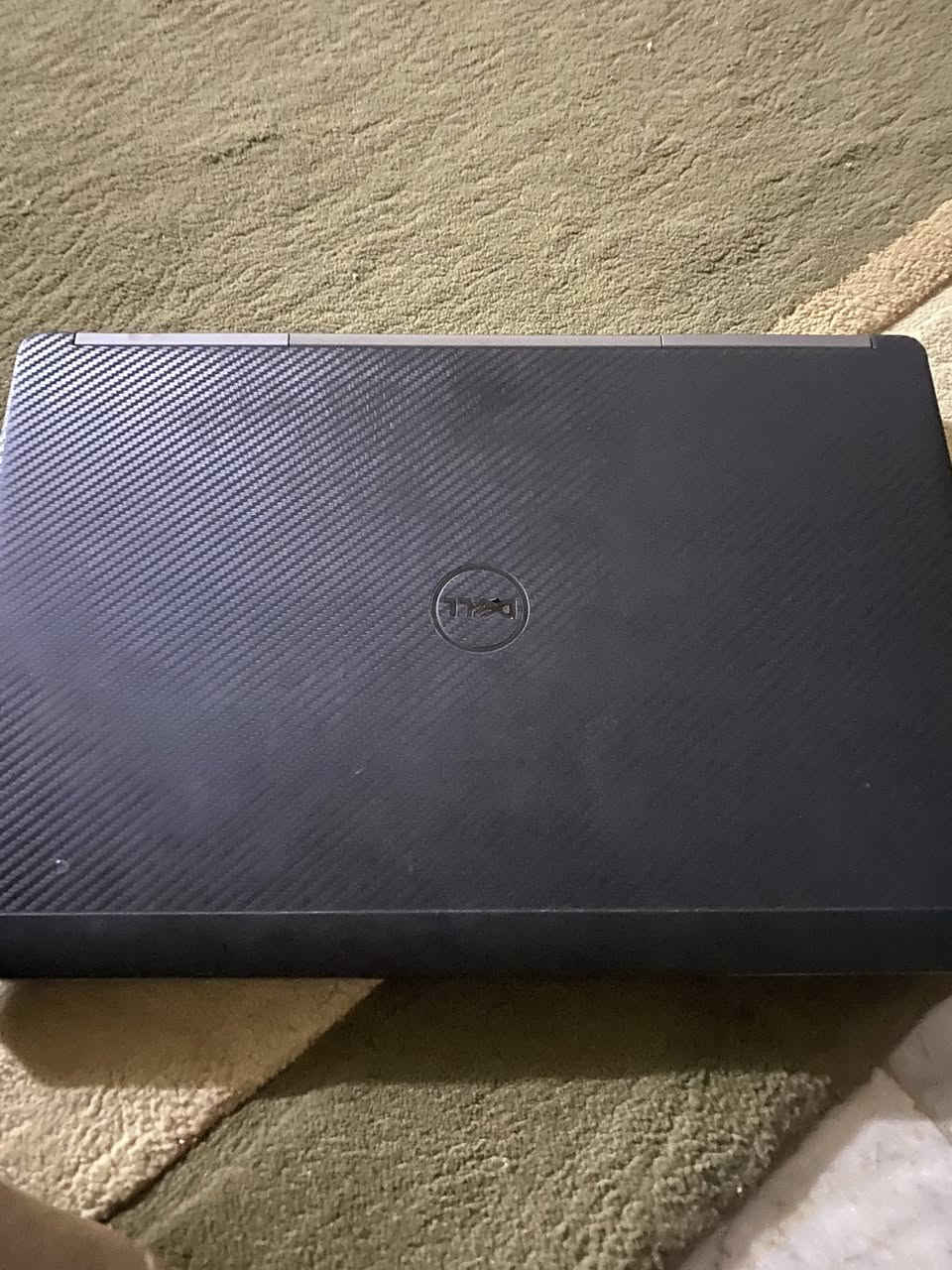 Cori 7 g6
رامات 16 GB
كارت شاشة مدمج انتل 

كارت شاشة داخلي نيفيديا كواردو m500m
حاسوب للبيع صالي شهر من مشتريه رايده ب٤٥٠ وبيه مجال تواصل عله هاذه رقم ***********
