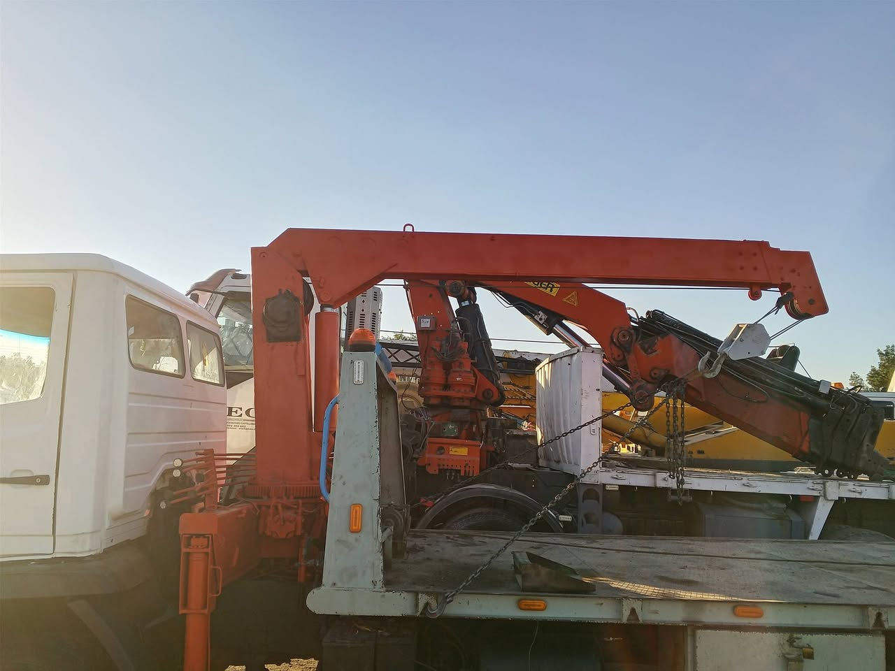 كرين كاتو واير للبيع 3طن سلايتين للاستفسار ***********مكان كربلاء
