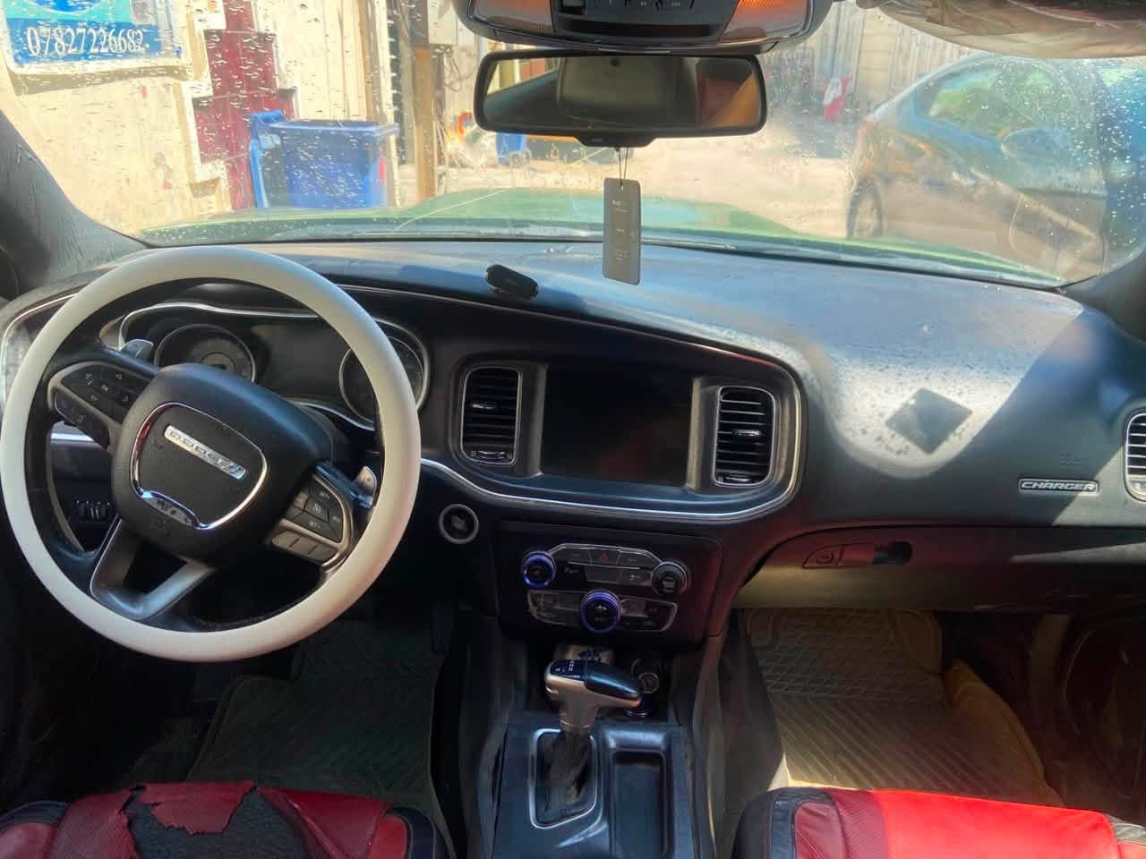 السلام عليكم دوج چارچرللبيع موديل 2018(sxt) 6v 3600
حادث سرقه 3قطع 
مكينه وكير خير من الله سياره حلوه ومرتبه بيها نواقص بسيطه
للاستفسار ***********
