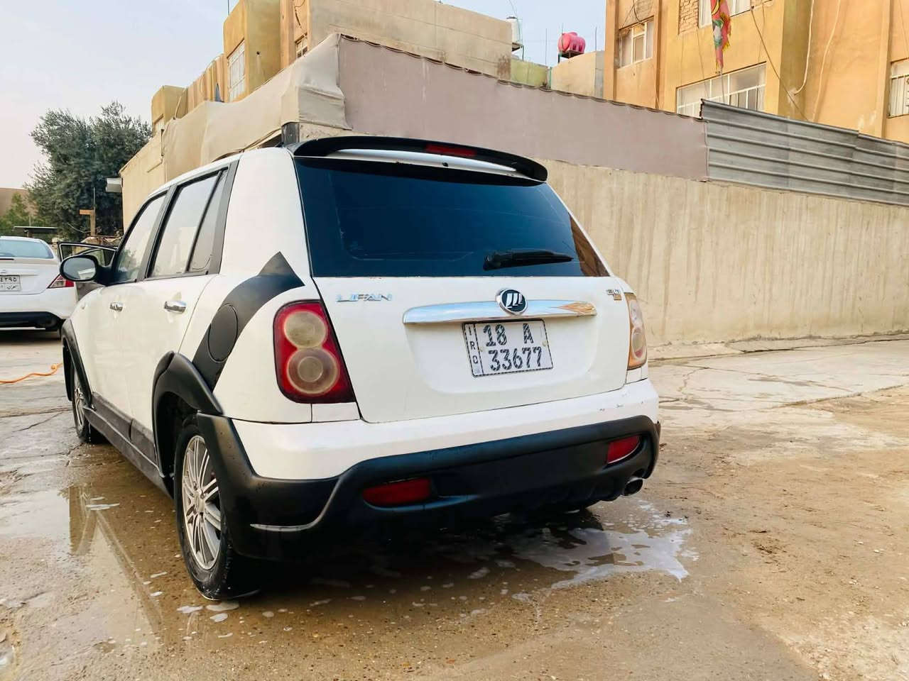 السلام عليكم 
ليفان 2013 رقم بابل انكليزي مميز
قطعه صبغ ولباقي كفاله وبيها باردات بسيطه بدي كات مزوده تزويد حلو ومال جنيان تبريد كير محرك حداديه كله جاهز وجديد السعر ٤٢ وبيها مجال 
وترهم قسط مع الضمانات مكان السياره النجف ... حي العداله للاستفسار اتصال او واتساب *********** بغداد, العراق
