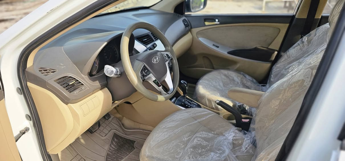 اكسنت ٢٠١١ خليجي 
مكينة ١٦٠٠
كير مكينة صدر تبريد نظيف
مكفولة من الضربة فقط ربع الجاملغ الامامي فقط
مكانها بغداد ابو غريب السعر ٩٧
***********
