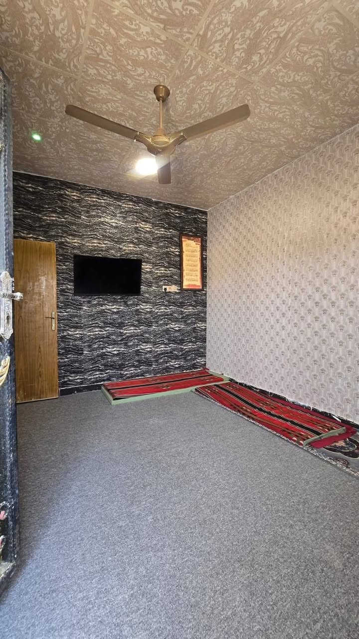 ♦️دار للبيع🏡دار للبيع♦️ 
🔶 حمدان المعاريف المساحه 100متر وقف سني اصولي كافه الرسميات غرفه وصاله وستقبال ومطبخ وصحيات على شارع 10متر تبليط سكف سندويج السعر 28 للتواصل واتساب فقط متواجد ***********
