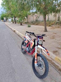 قفاز • ٢٥٠ • ٢٠٢٣