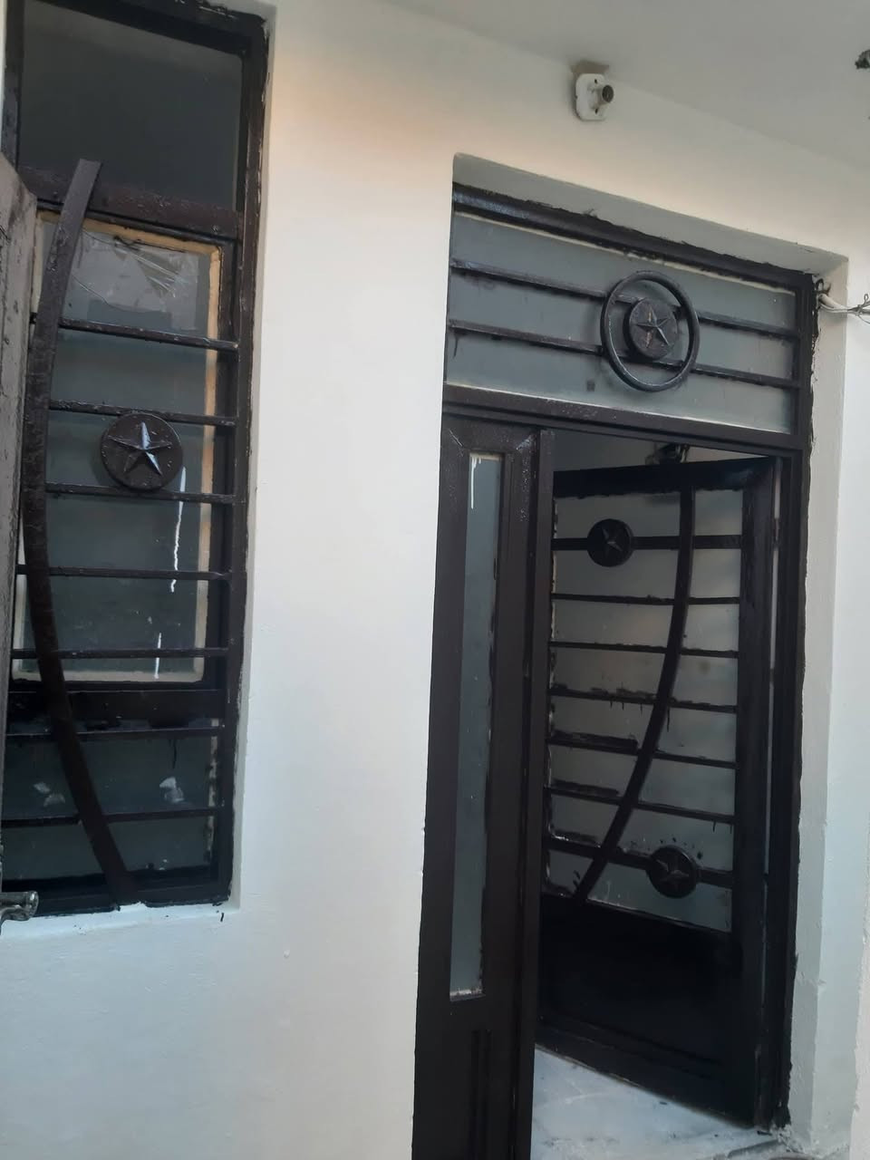 بيت 50 متر        بلاش بلاش بلاش بلاش 
حي العباس فرع الثالث قرب الحولي السايدين 
طابق واحد يحتوي على غرفة نوم وصاله ومطبخ وصحيات 
يبعد كيلوين عن الامام الحسين عليه السلام 
طابو سند 25 تحويل مباشر من صاحب السند 

السعر   55  مليون  

سيد حسن ***********
