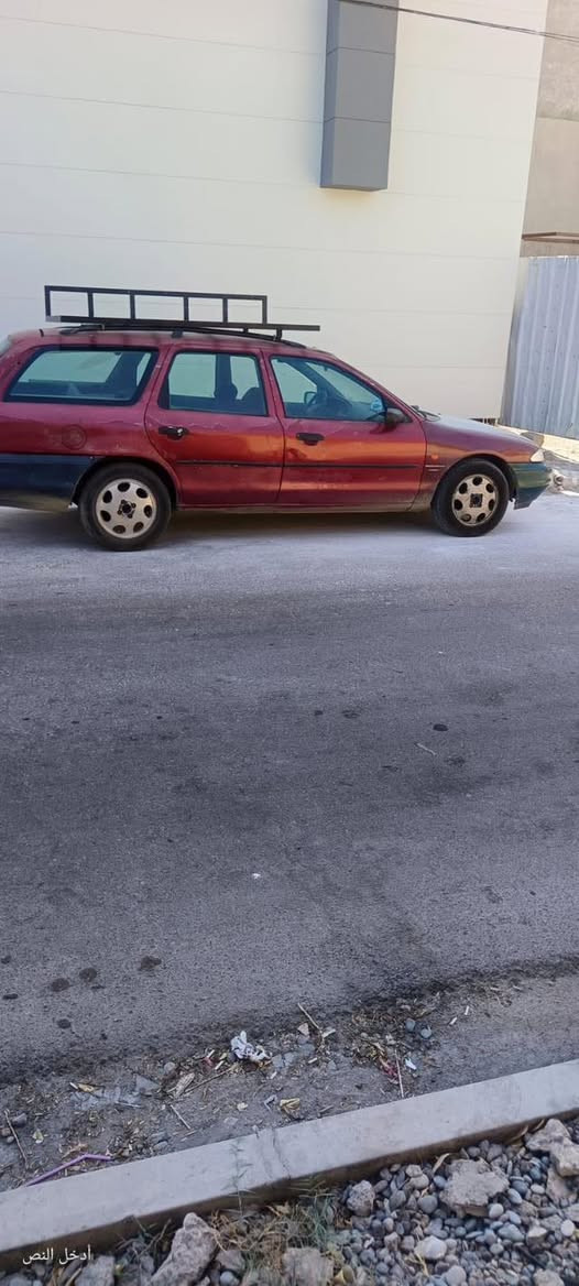 فورد مونديو
كير محرك شرط 
باتري جديد 
رقم نينوى الماني 
شاشة اندرويد وكامرة 
سعر 25 $  وبيها مجال 
اتصل وتدلل 
***********
***********
