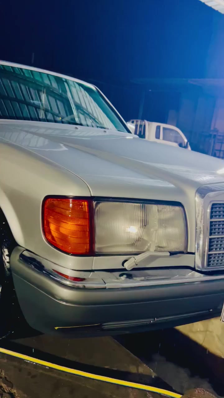 السلام عليكم مرسيدس جامبو موديل٩٠ فول مواصفات سلايت روف هوك خلفي بلاد موبايل بلاد بردات خلفية سچچ نوزلات جديدة حدادية جديدة مكينة وكير جدد بدون ضربة وقطرة خياس مابيها أربعة جام كهرباء باب قصير محرك٦ بلادي٣٠٠ كشنات كهرباء ‭٠٧٨٢ ٤٩٢ ٦٣٣٧‬
