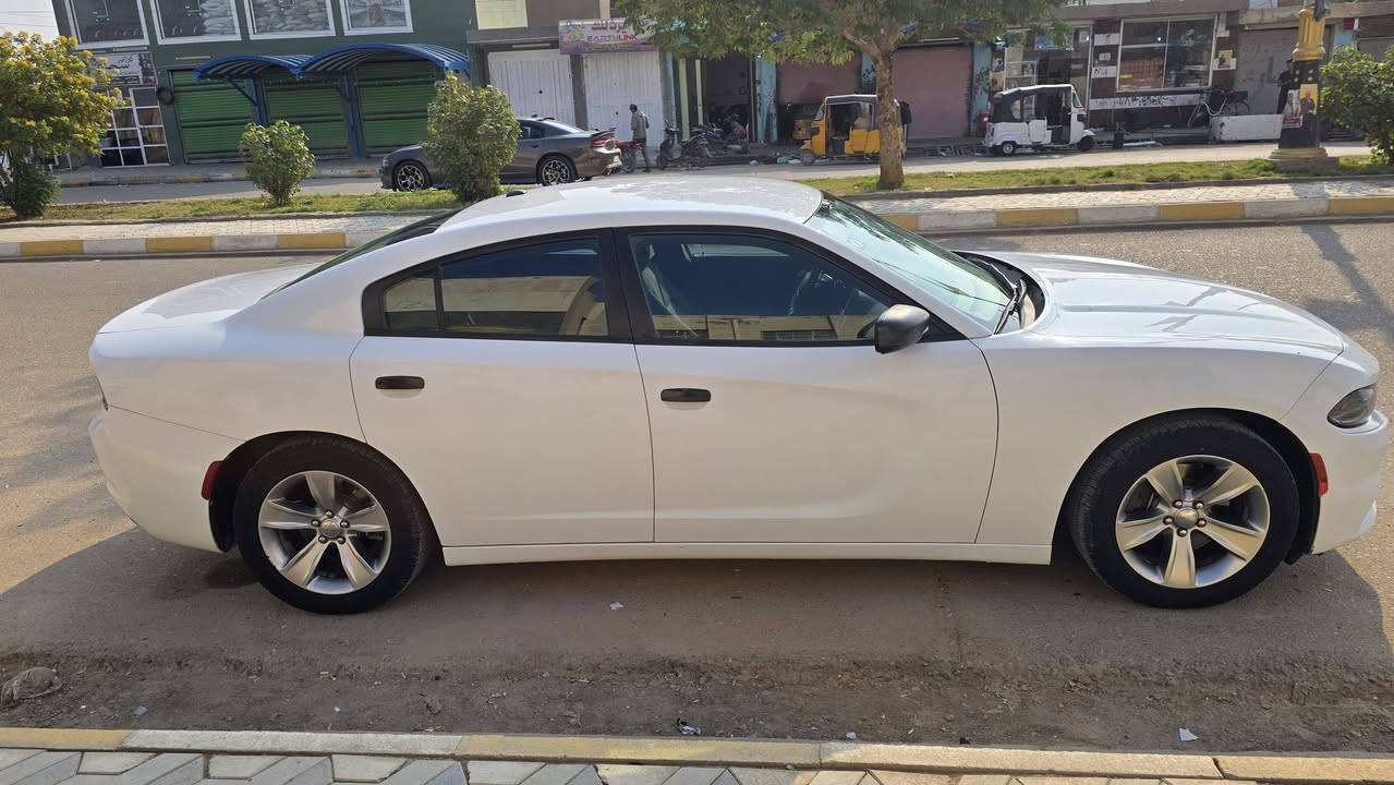 السلام عليكم
چارجر للبيع موديل2018  رقم بغداد بأسمي كفاله عامه خليجي
***********
