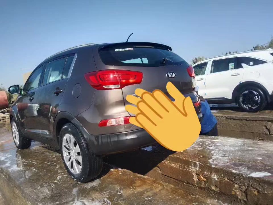 السلام عليكم 
سياره سبورتج ١٦ خليجي 
رقم نجف بأسمي حره سنويه ٢٨
محرك دوش ٢٠٠٠
محرك وگير ومنظومه تبريد وتخم تاير 
بيهه صبغ ٣ قطع 
السعر ١٢٥
التواصل واتساب ***********
