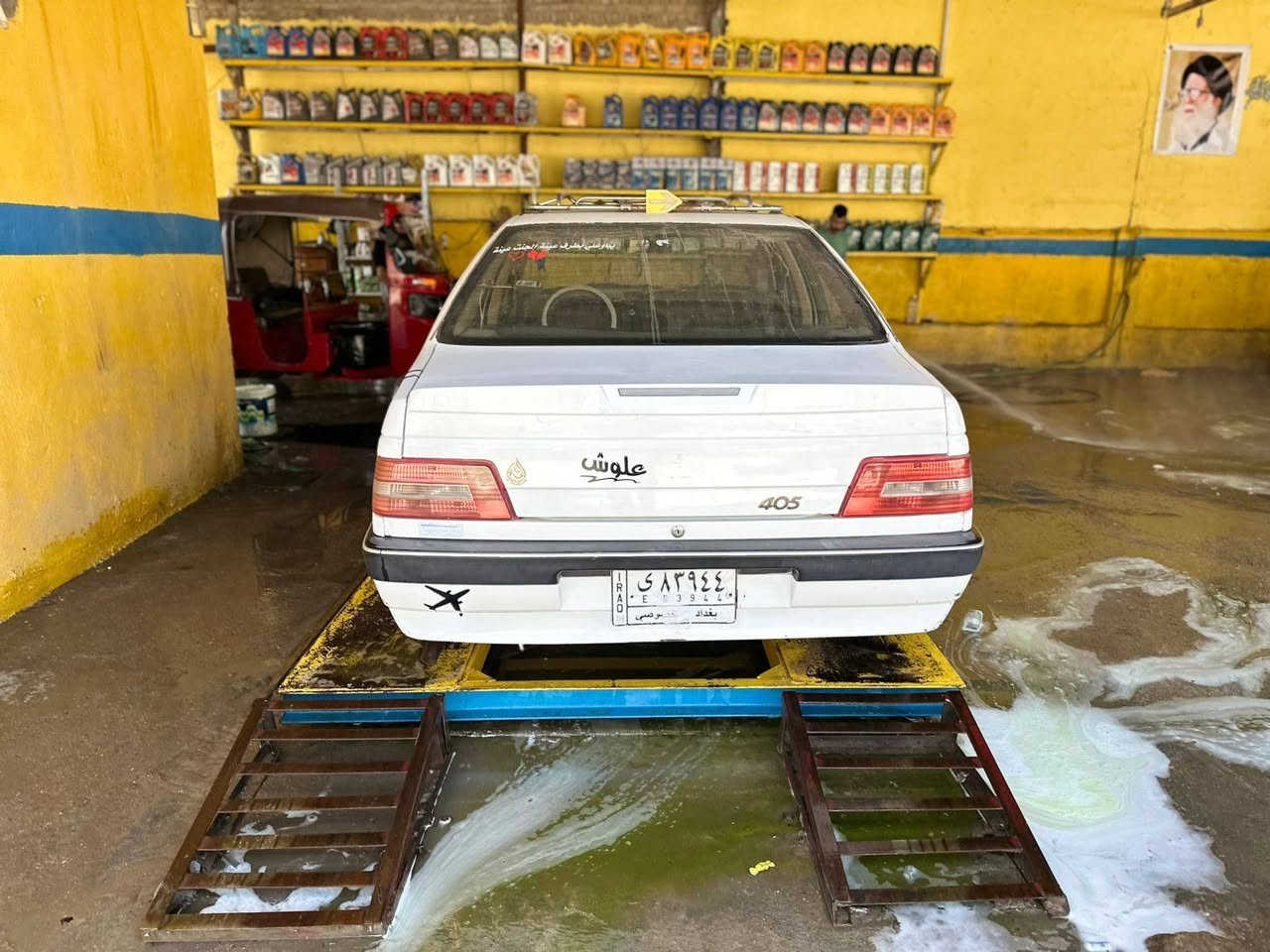 سلام عليكم عيد سعيد عليكم ان شالله
مرخصت صاحب الكروب 
بيجو -405-رقم بغداد للبيع بيه جاملغ مبدل جهت سائق 
/2013/
السعر /40/وبيه مجال لشراي 
مكاني كوفه حي ميسان 
***********
