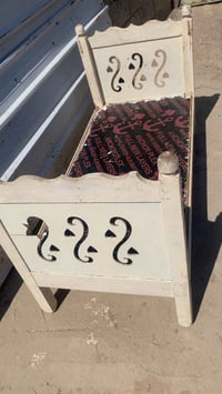 سرير أطفال • نضيفه