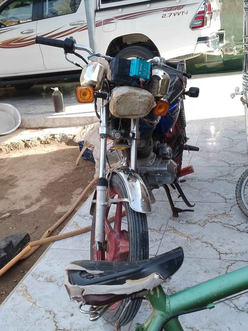 سلام عليكم موطور للبيع
نضيف كهربائيات كله شغال هندر واحد سلف شغال دبل شاير كله شغال اوراق موجودة

السعر خاص


**إذا كنت صاحب هذا الإعلان وتريد حذفه لأي سبب، رجاءا أرسل رسالة إلى الدعم الفني**