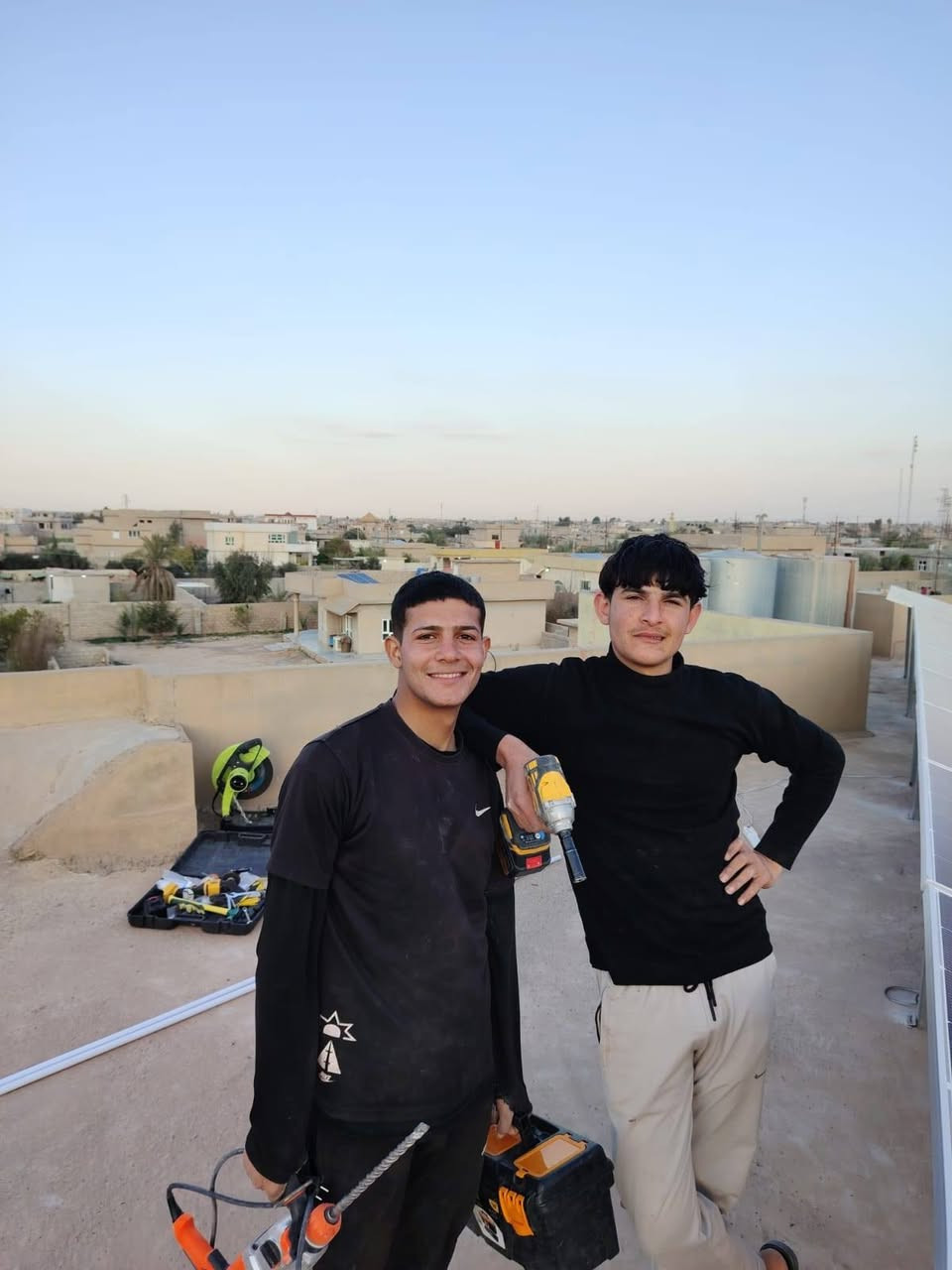 تم تجهيز و تنصيب منظومة 20 امبير نهاري 14 ليلي
تم تجهيز و تنصيب منظومة طاقة شمسية متكاملة لمنزل الاخ ابو احمد يونس العبدالله الغرب
مكونات المنظومة 
10الواح لونجي 615 واط ضمان 15 سنة 
انفيرتر سولير 11 كيلو واط ضمان سنتين 
بطارية ليثيوم HJPV ..١٦ كيلو ضمان 10 سنوات 
قواعد حديد مغلون ميكانو 
و تثبيت الألواح ب كلامبات 4 ملم
للاستفسار زوروا موقعنا 
كركوك شارع القدس 
العباسي الشارع العام محلات ضرغام الصكر 
او الاتصال على الارقام ***********
***********
