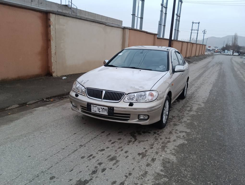 بەناوی خوای گەورە 
سەنی مۆدێل 2002
ئاڕمی پلاستیک هەولێر تەحویلی ئەسڵ
بەشەرتی ئەوەلیات و غەرامە 
هیچ دەعم و لێدراوی نیە تەنها یەک پەڵە بۆیاخی هەیە کاڵ بونەوەشی نیە 
 سەیارە کە هەمو گیانی لەسەر شەریکەیە 
هەزەی تازەیەو هیچ مەسروفی نیە 
نمونەیە لە جوانی و پاکی 
سعری 74 گەڵاو مەجالێکی کەم 
بۆ پەیوەندی ***********
شوێن پێنجوێن بنجوين, السليمانية
