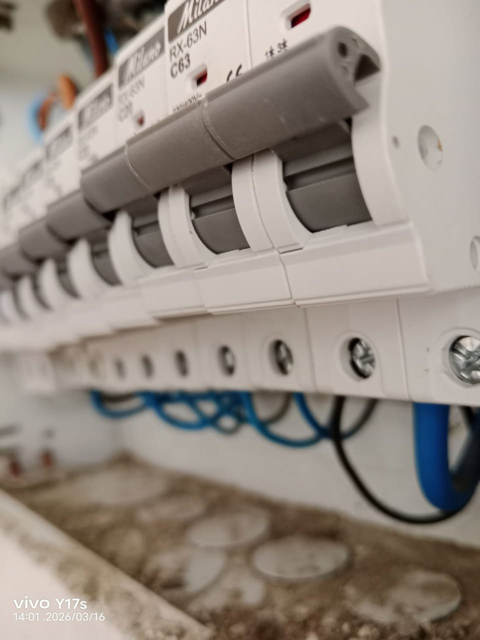 السلام عليكم كل الي تحتاجه بماكن واحد
تأسيس وصيانة الكهرباء والسباكه نهتم في
الدقه والتركيز بلعمل والجودة والسعر المناسب
(***********) واتساب ☎️☎️
