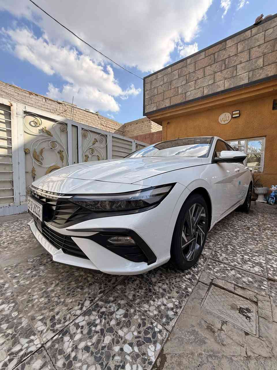 السلام عليكم النترا خليجي تجميع صيني موديل 2024السياره فول مواصفات سلايت تحكم اتو هولد كشن جلد لد زنون يعني السياره استخدام شخصي وستلام شركه علا يدي ماشيه ٤٠ الف كفاله من الصبغ والبارد باسمي مكانها بغداد تحويل مباشر ***********
