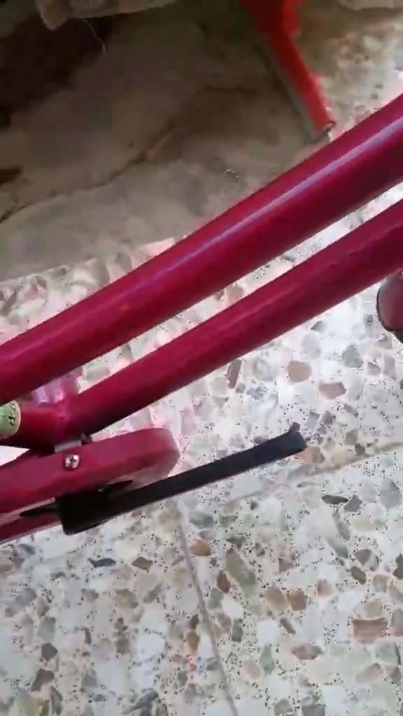 سلام عليكم عندي باسكل بناتي حجم 27 حاويه باله نضافه 100 /100 للبيع الشراي يتصل عله رقم ***********
