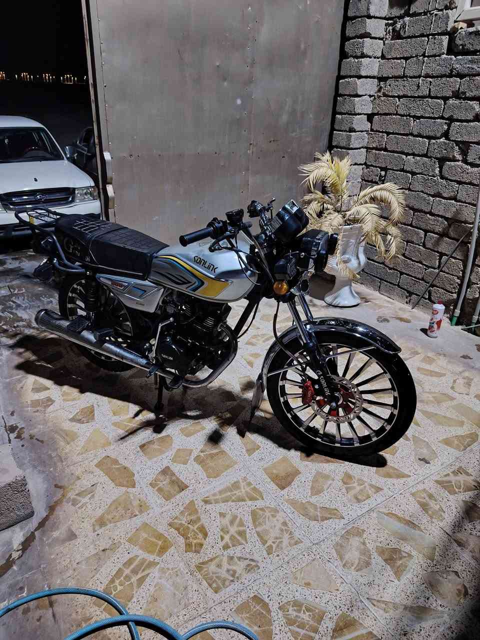 سلام عليكم دراجه سونلك 2025 نضيفه كلش محرك 200cc✈️ شلعه جدا قويه تايرات امامي وخلفي قبل اسبوع بدلتهن اخويه دراجه كامله متكامله متصرف عليهه ربع دينار سعرهه 725 وبي مجال شي قليل ***********
