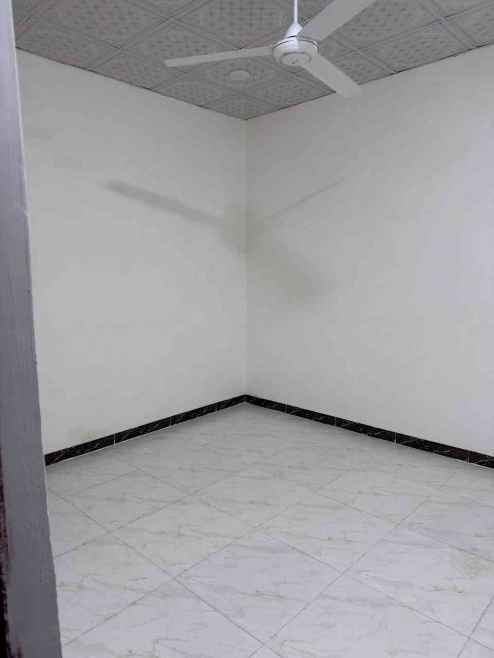 دار للبيع في النجف زراعي 50م  جديد السعر 23وبي مجال 
مقابل قرية الغدير عمود 327 المنطقه كلها تبليط وخدامات كامله

يحتوي الدار على غرفة نوم وصاله ومطبخ مزدوج وصحيات 

الدار جاهز للسكن كونكريت اساس وسقف 

كهربائيات كامله مراوح انارة داخلية خارجبه  خط مولد خط ماء تأسيس ماء تناكي سخان مغسلة خلاطات  .. جاهز للسكن

للاستفسار ***********
