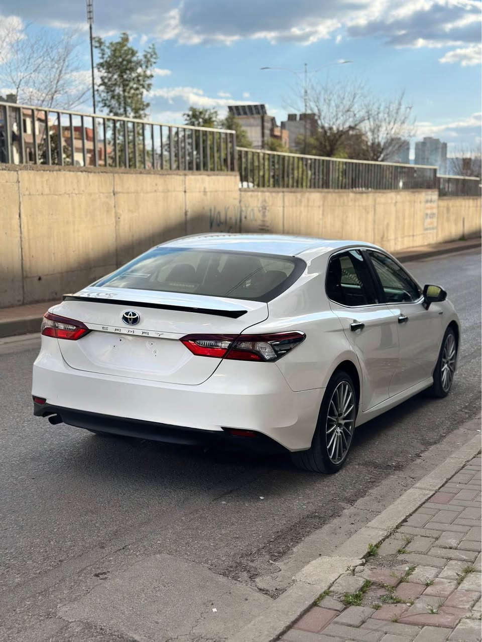 تۆیۆتا کامری هایبێرد مۆدێل ٢٠٢٤
کاتی نەشکاوە، ٩٣ کم هەقیقی ڕۆشتوە ، سەیارەکە مستەعمەلی دوبەیە بەس بۆنید بۆیاخە ئێرباگی سوکان تەقیوە و دانراوەتەوە، یەک جێی بچوک ساردی هەیە بە چەمەلەخی سایەق یەک مەسرەفی تیا نییە
سعر ١٧٨ مەجالێکی کەم
*********** السليمانية, العراق
