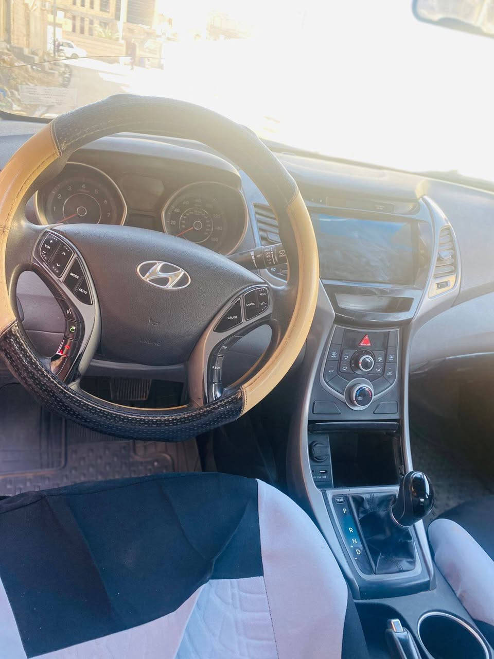 السلام عليكم
 سياره النترا ٢٠١٦
 رصاصي فضي ماشيه 125
 وارد أمريكي ضربه قبق صندوق 
تبريد شغال
حره سنويه بأسمي مداور ثاني يوم
سعره 116 وبيه مجال
***********
