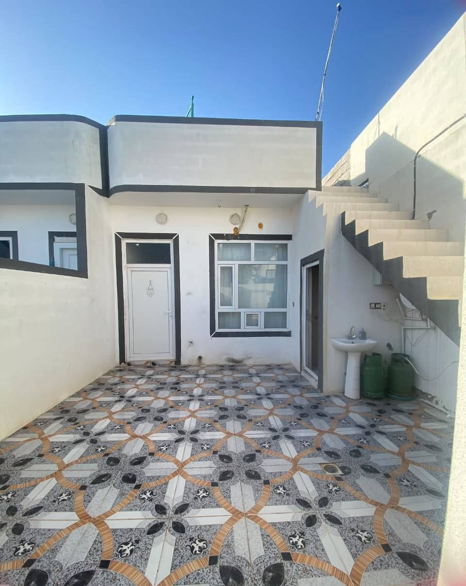 سلام عليكم

#خانووی_نایاب و جوان  بۆ فرۆشتن 🏘️🏘️
ناونیشان 📍کەلار _ ناحیەی ڕزگاری (سموود) 

◼️ گەڕەکی نەورۆز ئەنفالە کۆنەکان 🌃🌆
◼️ تەنیشت جادە دووسایدە قیرەکە 🛣️🏙️
◼️ ڕووبەری 5 بە 20 = 100 مەترە 📏📐
◼️ ڕێگەپێدانە بە مەرجی وەکالە عامە ✅
◼️ خانوویەکی پاک و جوانە نرخەکەشی زۆر گونجاوە 
◼️ ڕووی لە خۆری بەیانییە 🌄 تەنیشت قیرەکەیە 🛣️

🔴 ژوورەکانی ئەم خانووە پێکهاتووە لە ⬇️

🔶 میوان 🪑🚪
🔶 مساعد مطبخ 🍽️🫖
🔶 هۆڵێک 🖼️
🔶 ژوورێکی نوستن 🛋️🛏️
🔶 ڕۆشنایی 🪟
🔶 مشتەمەلات 🛁🚿

بۆ زانینی نرخ 💵 تەنها خاڵێک لە کۆمێنت دانێ ڕاستەوخۆ بە نامە نرخەکەیت پێ دەگات یان پەیوەندی بکەن بەم ژمارانەوە 📲📞📳

***********📞✅
***********📞✅

دەتوانن سەردانی
#نوسینگەی_محمد_یاوەر_محمد بکەن 

ناونیشانی نوسینگە ◀️ ڕزگاری جادەی نێو بازاڕ 🛣️
🔴 سەرووی شارەوانی سموود. 🌆🏣
🔴 تەنیشت شیرینی خانەی زانا🍹🏢

ئێوەی بەڕێزیش هەر موڵکێکتان هەبوو بۆ فرۆشتن یان ویستان بیکڕن دەتوانن ڕەسم و زانیارییەکانتان بنێرن بۆ ژمارە ڤایبەری 📳✅ ***********
