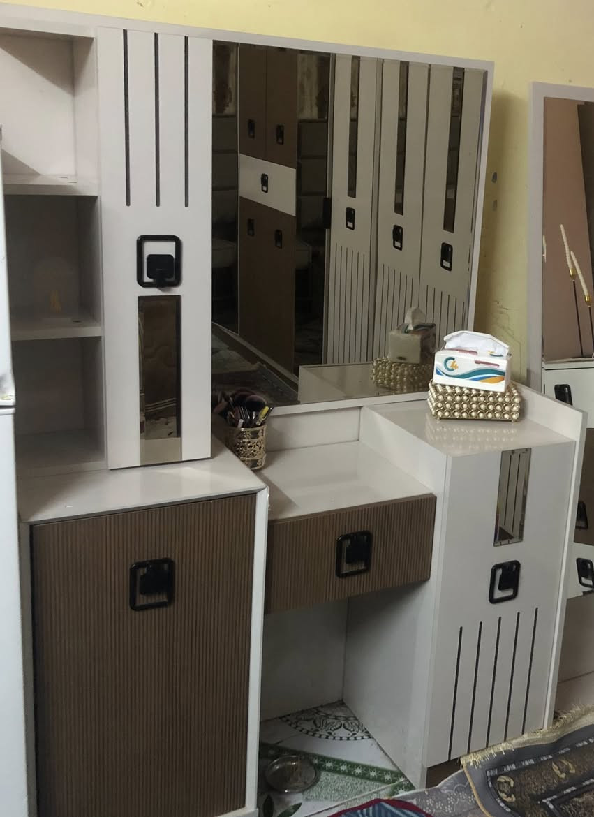 غرفة اخشاب تركي 9 قطع الاستخدام 5 اشهر فقط
النظافة 100/‎%‎ السعر الخاص 
واتساب ***********

او مراسله الحساب
