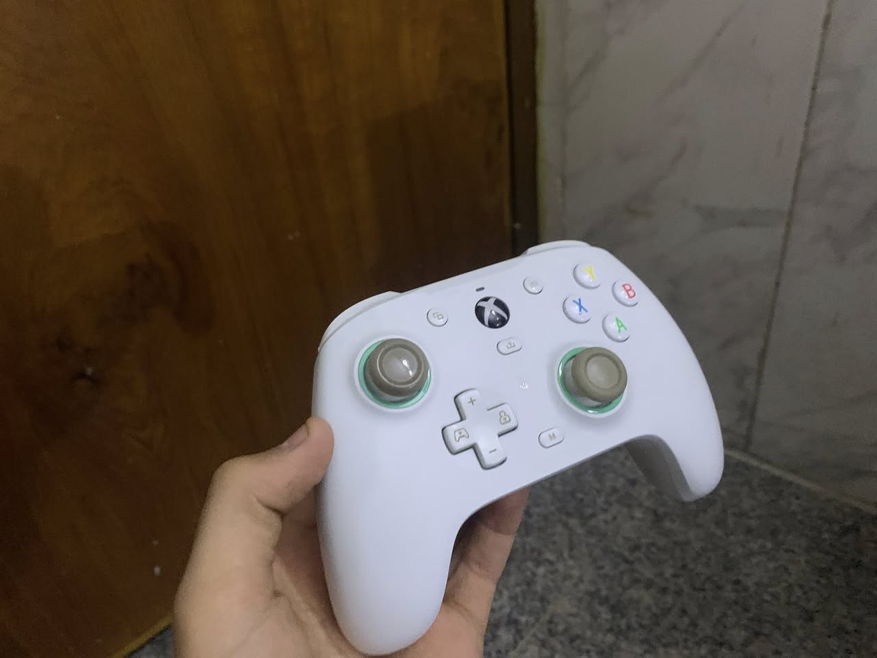 السلام عليكم اكس بوكس سيريس اس للبيع مع كافت ملحقاته وكارتونته موجوده ومستخدم فتره قصيره سعر 400 وبي مجال للتواصل 
***********
