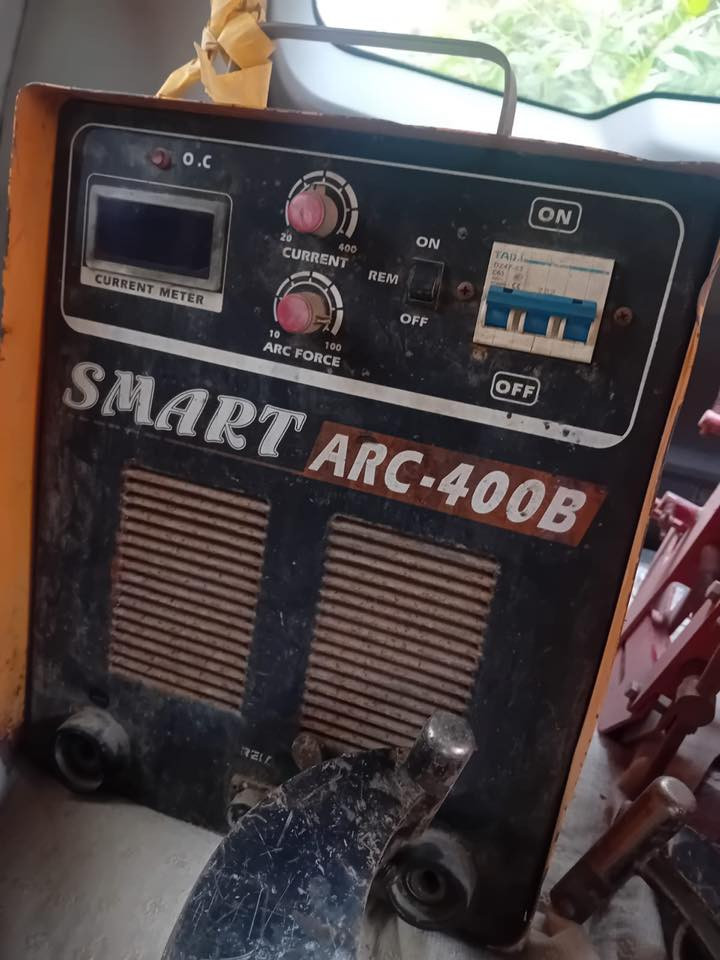 مكائن لحام للبيع سمارت 400امبير عدد 2 سعر الوحده 350الف فخات بايب عدد 2من 4انج الى 16انج سعر الوحدة 250الف مكاني بصره رقمي***********
