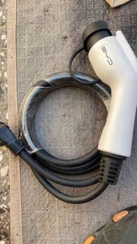 شاحن بي وايدي لبيع 07821360356