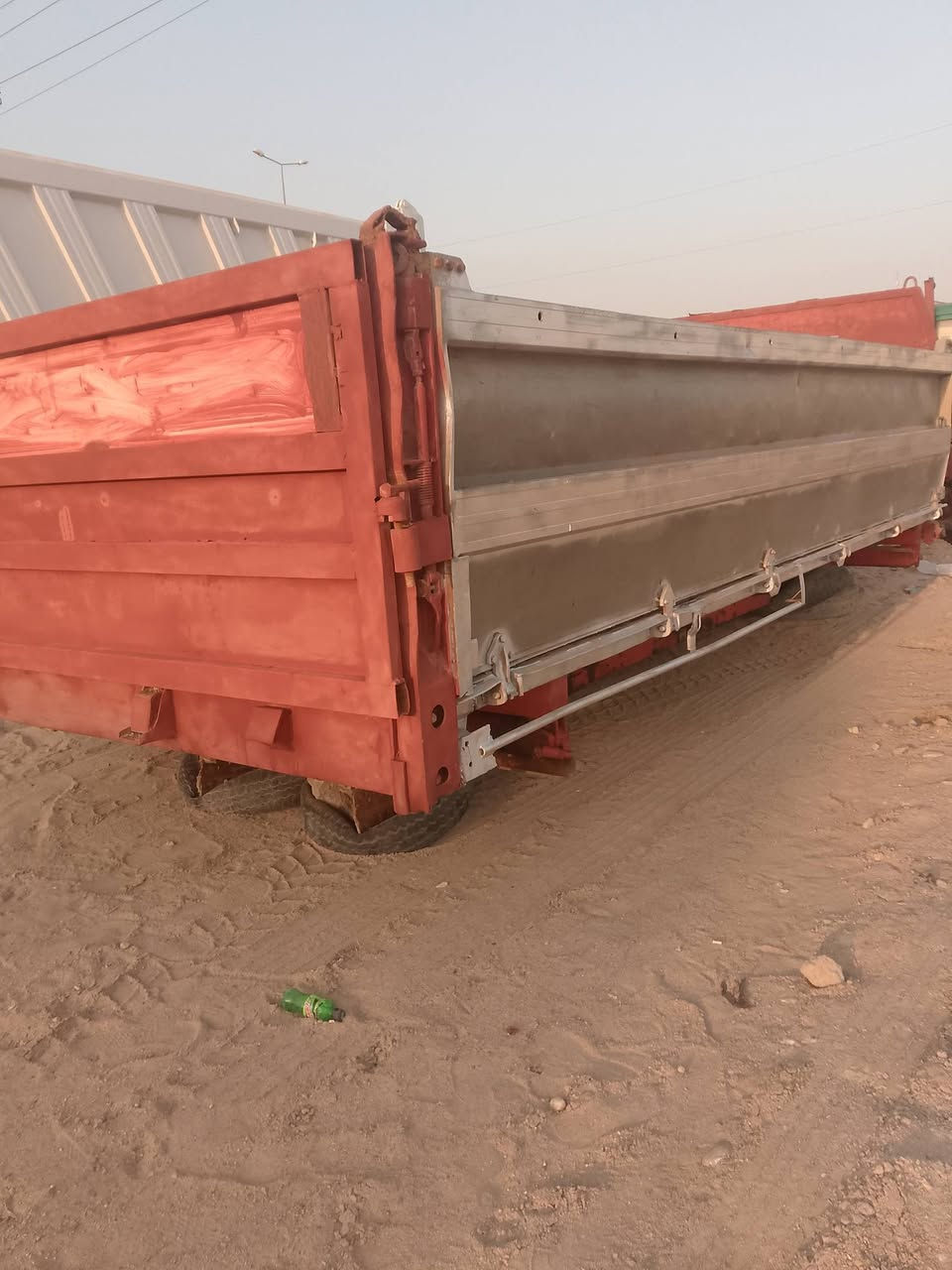 بدي فافون طوله خمسه وربع مكانه البصره للبيع أو مراوس بدي مربع استفسار ***********
