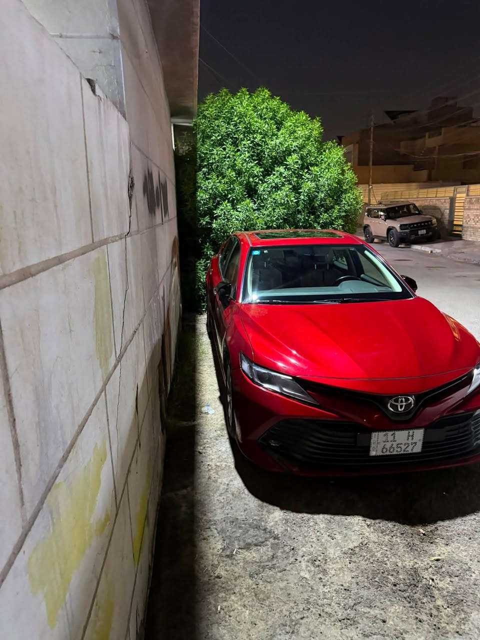 كامري 2020  GLE ساس خليجي
🔹 ماشية 80 ألف كم
🔹 محرك 2.5 لتر اقتصادي وقوي
🔹 فتحة سقف
🔹 تثبيت سرعة
🔹 حساسات أمامية وخلفية
🔹 تشغيل بصمة
🔹 كشن كهرباء للسائق
🔹 شاشة + كاميرا خلفية
🔹 تحكم بالستيرن
🔹 إنارة داخلية
🔹 فرامل إلكترونية (دكمة)
🔹 فتحات تكييف خلفية

البودي: بارد 4 قطع بسيطة، بدون صبغ وبدون ضربة قوية.

ملاحظة: السيارة تحتاج تكحيل فقط، وما تحتاج أي مصروف ميكانيكي.

✅ جاهزة للفحص بأي مكان.

💰 السعر: 18,300 دولار (قابل للتفاوض بالمعقول)
📍 الموقع: بغداد - السيدية
📞 رقم الهاتف: ***********
