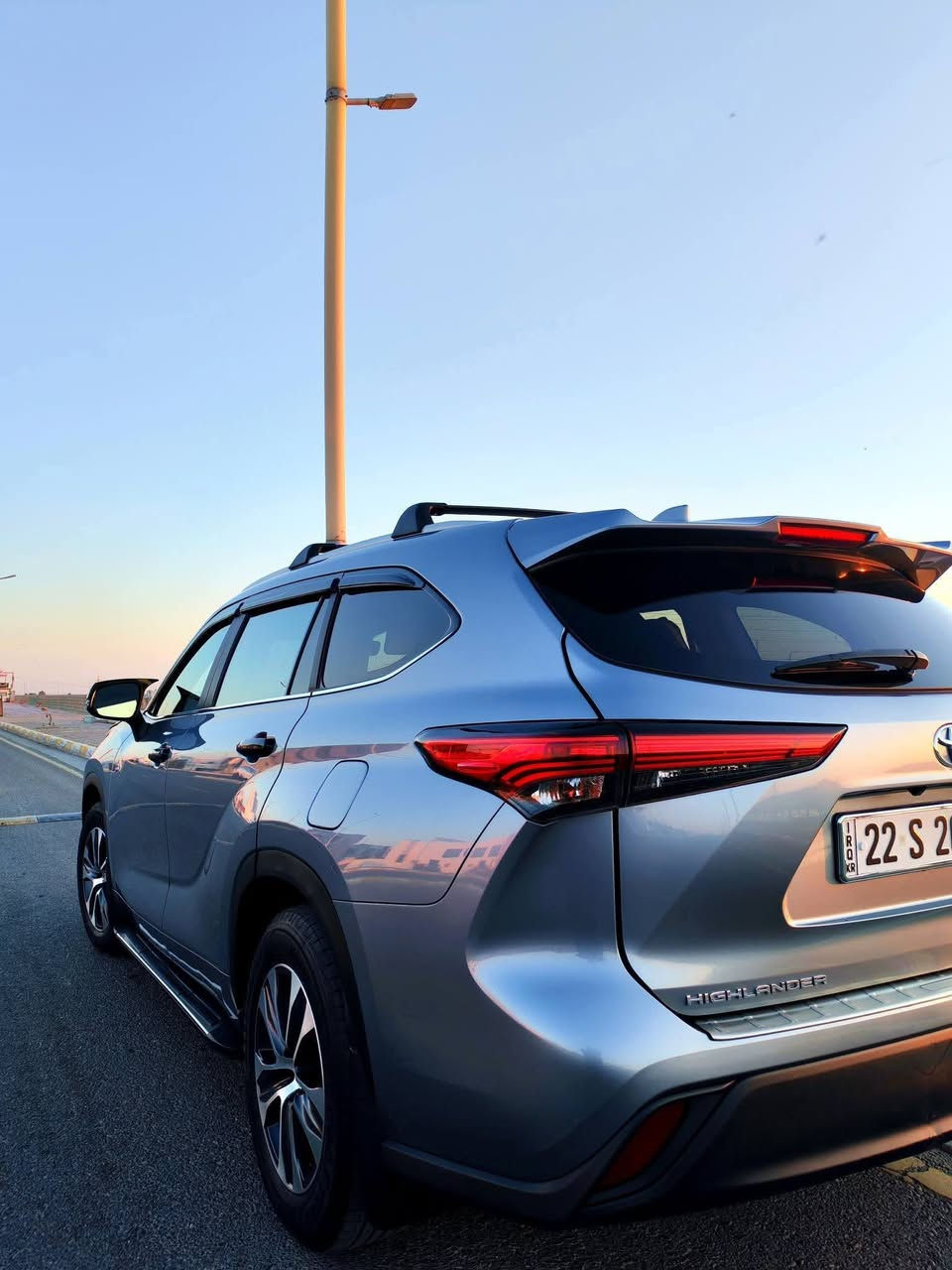 السلام عليكم ورحمة الله
للبيع فقط..... 
هايلاندر 2023 اخت الزيرو ماشيه 7000 كيلو فقط بحيث تايرات الشركه بعدها مشدوده بيها وجديده
4 سلندر توربو 
كلين تاتيل بدون ضرر 
7 راكب vip
رقم اربيل بأسمي تحويل مباشر
السعر المطلوب 325ورقه وبيها مجال بسيط 
جديده بمعنئ الكلمه 
مكان السياره الانبار رمادي 
***********
