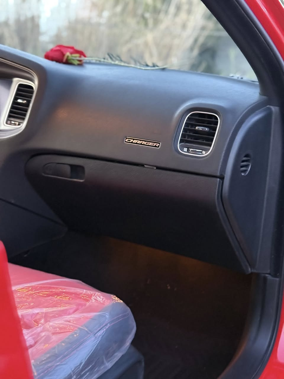 جارجر 2023 كفالة عامة مراوس ب أرتي فقط  واتساب  *********** ماشية فقط 23 بحالة الوكالة بعدهـي ولون مميز أحمر طماطي
