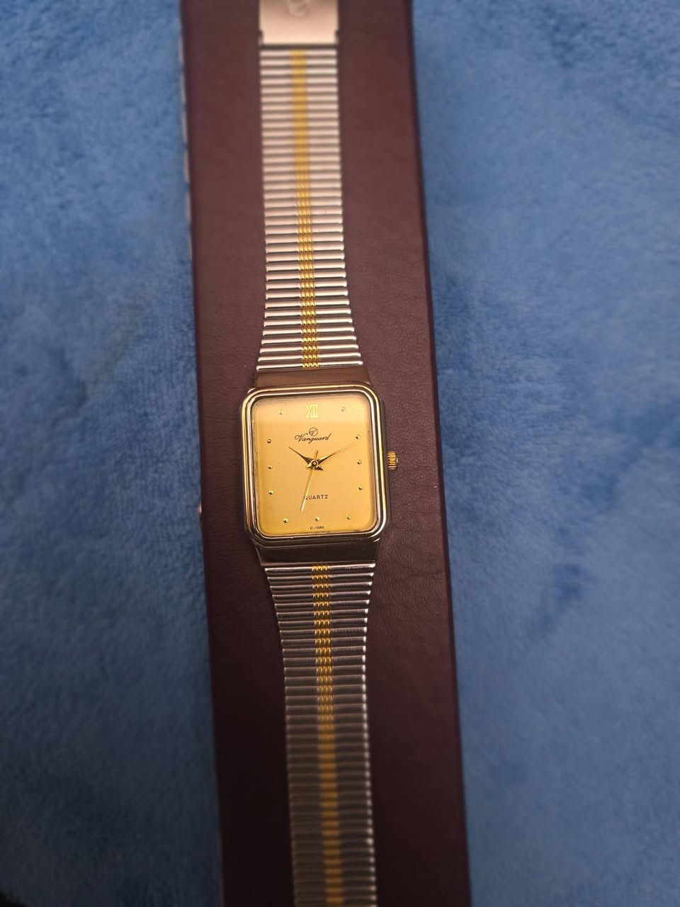 ● ساعه ⌚️ من Vanguard فانغارد 
● الصنع ياباني 🇯🇵
● نظافه الساعه ممتازه 
● نظافه العمل كوارتز 🔋
● ابعاد الساعه 26.5ملم↔️ × 28ملم ↕️
● تصميم كلاسيك 🏛
● سوار سانستيل بلونين 
● ميناء بلون مميز 🟡
● السعر 65 الف 💸
● خدمة توصيل متوفره لكل العراق


**إذا كنت صاحب هذا الإعلان وتريد حذفه لأي سبب، رجاءا أرسل رسالة إلى الدعم الفني**