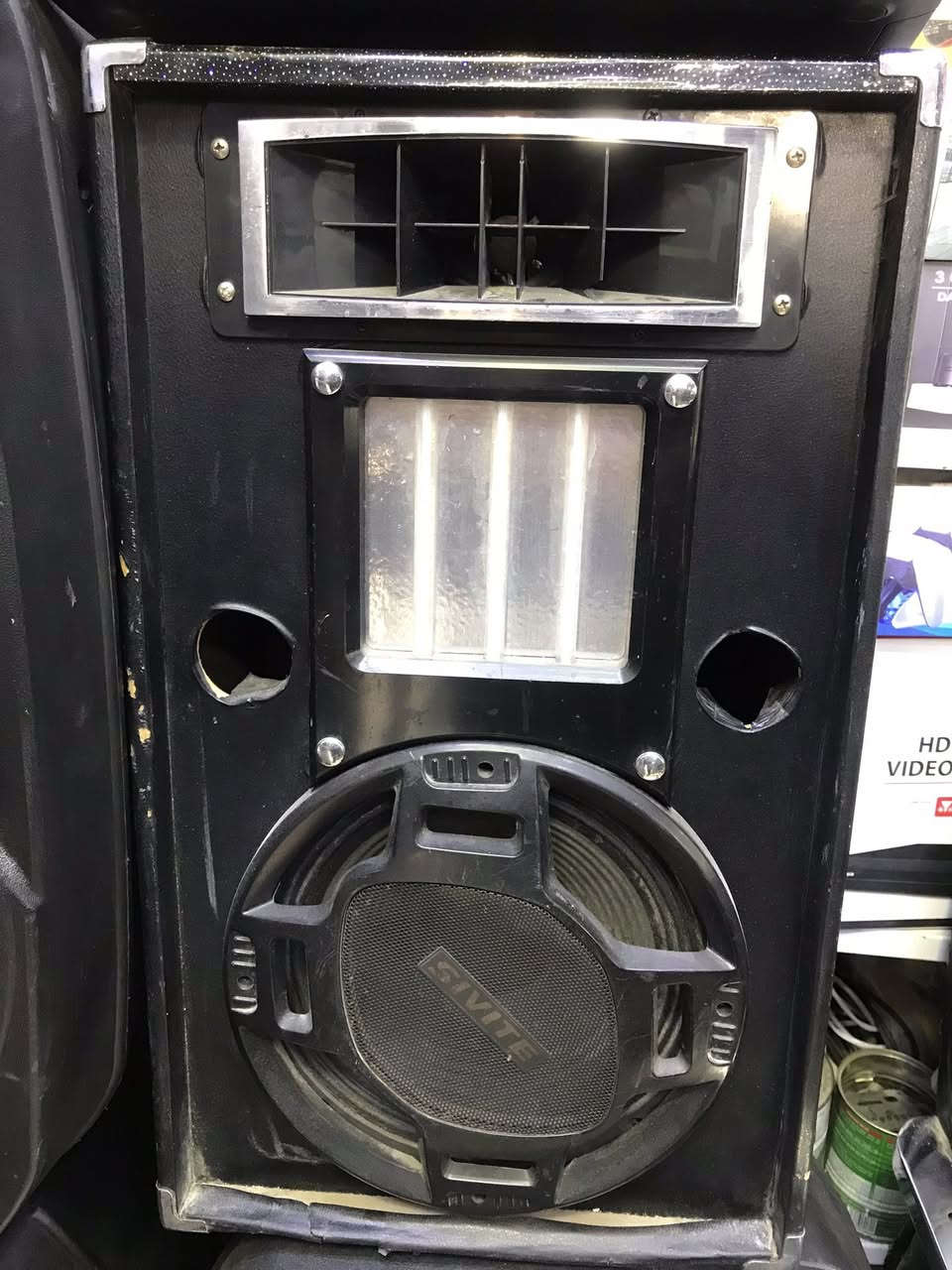 فحم كلهن بس سماعتهن يشتغلن القطعه على 30 الف قفل حجم كبير توصيل موجود ***********
