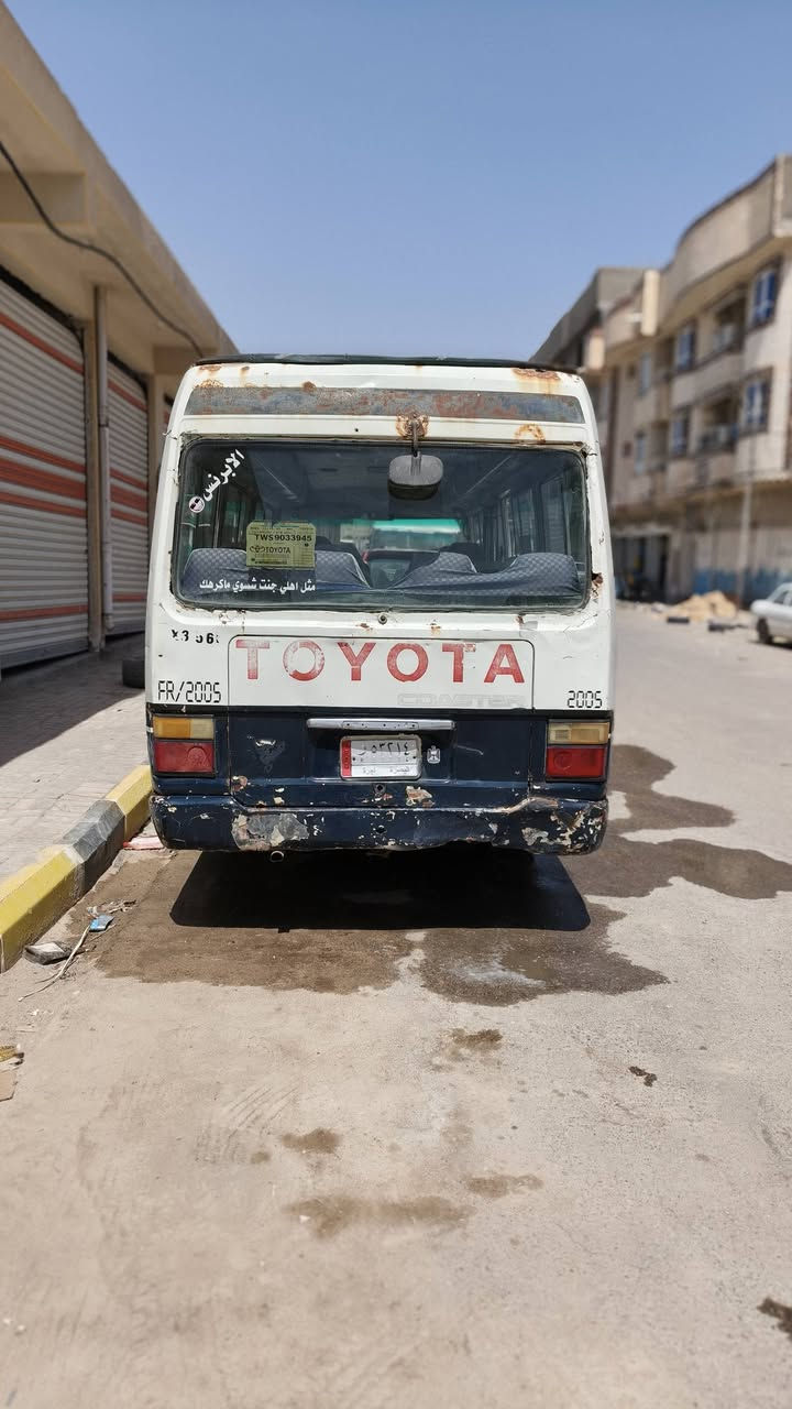 كوستر عريض للبيع مكينه بطه ٣٠٠٠ كير عكسي 
سياره جاهزه حداديه اكسن خفيف كهربائي كله شغاله ناصي عالي سكن بريك اشاير دبل اشاره وسطيه كله شغاله مسجل اربع سماعات جامه اماميه جديده ماطور ماسحات هورن موديل ٩٢ سعر ٦ مليون ✅ باور ودسك بلاد رقم بصره الماني مكان السياره سماوه وكاله عامه بلسماوه يمي للستفسار اتصل او واتساب او خاص هاذا رقمي  ‏‪***********‬‏
