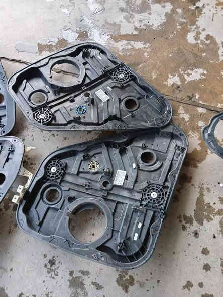 السلام عليكم ورحمة الله وبركاته 

يوجد لدينا مكائن جام توسان من2016_2020

اصلي تفصيح جديد تخم كامل 

يوجد لدينا انواع زجاج السيارات الحديثة 

تصليح مكائن الجام وتصليح الجام بطريقة نوڤس 

تبديل الجام المضلل مع ضمان العمل 

العنوان/ بغداد الجديدة --الحي الصناعي 

للاستفسار الاتصال -واتساب  ☎️  ***********
