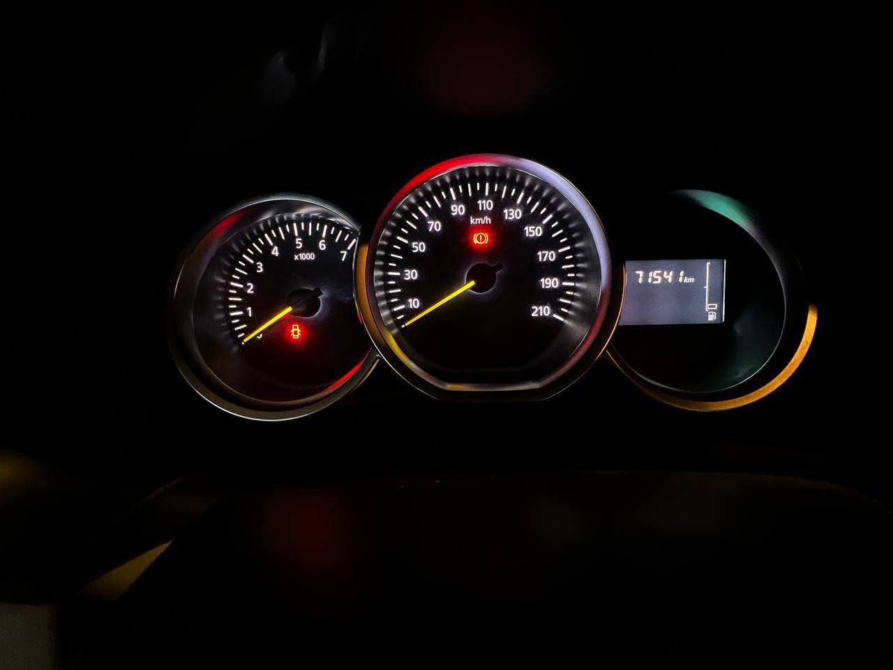 السلام عليكم رينو سمبل 2019 خليجي

اول شي هاي قطعه نادره كلش نظيفه  

ثانيا ماشيه 71 حقيقي سياره نظافته احله من صور 

كفاله كير ومحرك 

مكفوله سياره  بيها بس جاملق صبغ جماليه 

وبارد خفيف جدا بلاجاملق ثاني كلش خفيف 

انت تجي وتشوف نظافه 

حداداه وتبريد لا تسولف بالكارتون 

مكاني البصره ورقم بصره والتحويل ثاني يوم وتتدللون 

لحد يكسر بالسعر لان سعرها مناسب جدا 

هاي كل تفاصيل  سياره اقرأهن وتعال كبل للبيت 

اخذها وروح 

للعلم ما ناقصها شي بس تخلي بانزين وتمشي 

السعر جوه سوك  جدا جدا  جدا 

 مناسب وبالعافيه على ياخذها 

الرقم *********** البصرة, العراق
