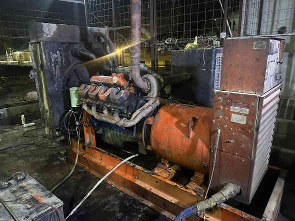 سلام عليكم 
مولد سكانيه 42 .01 راس توليد 350 سايس 10 سعر 75 مكان ديالى كنعان
للتواصل ***********
